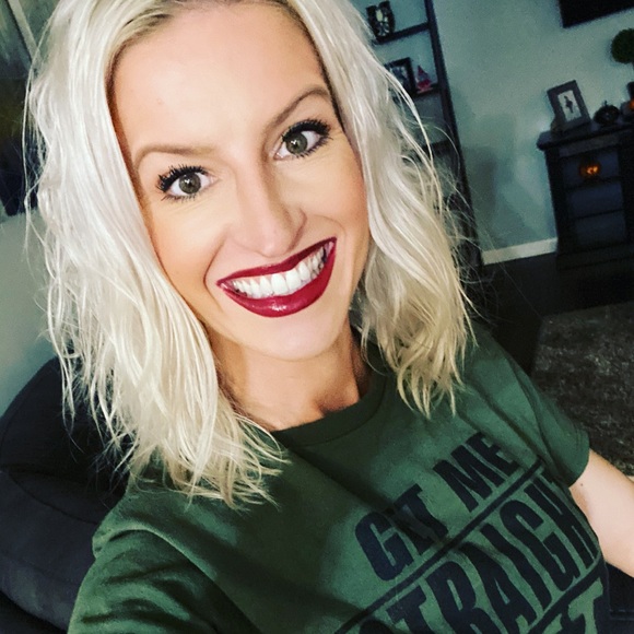 Meet your Posher, Kristin - Picture 3 of 5